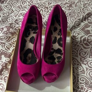 Jessica Simpson high heels